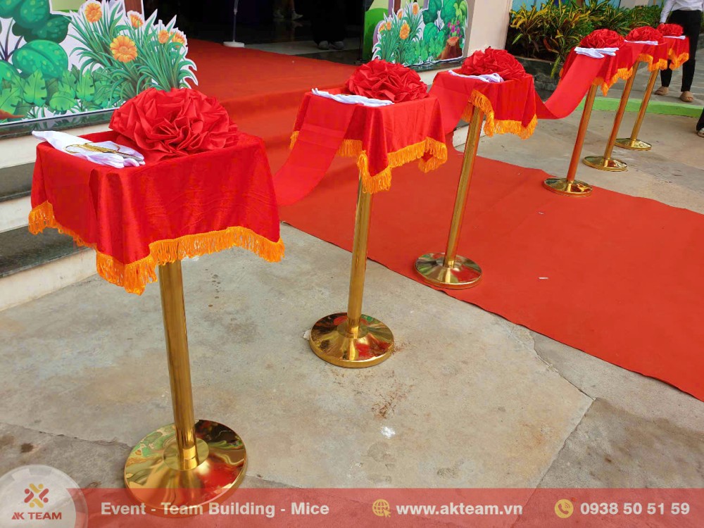 Băng đỏ khánh thành - khai trương